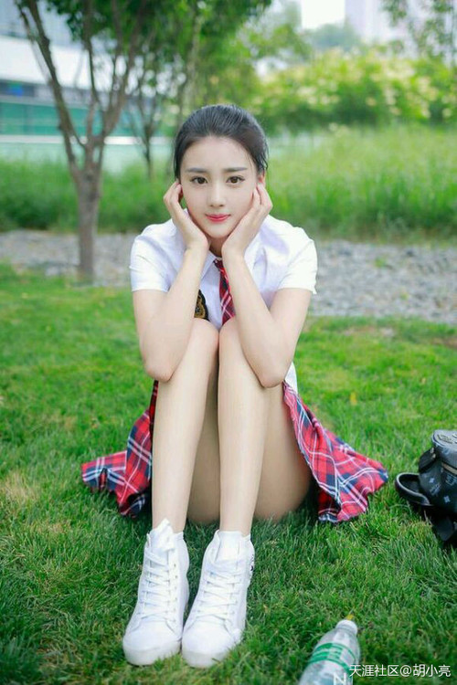 爱游戏体育账号注册-_海底潜艇冲浪：探索海底新玩法_，海底潜艇绘画