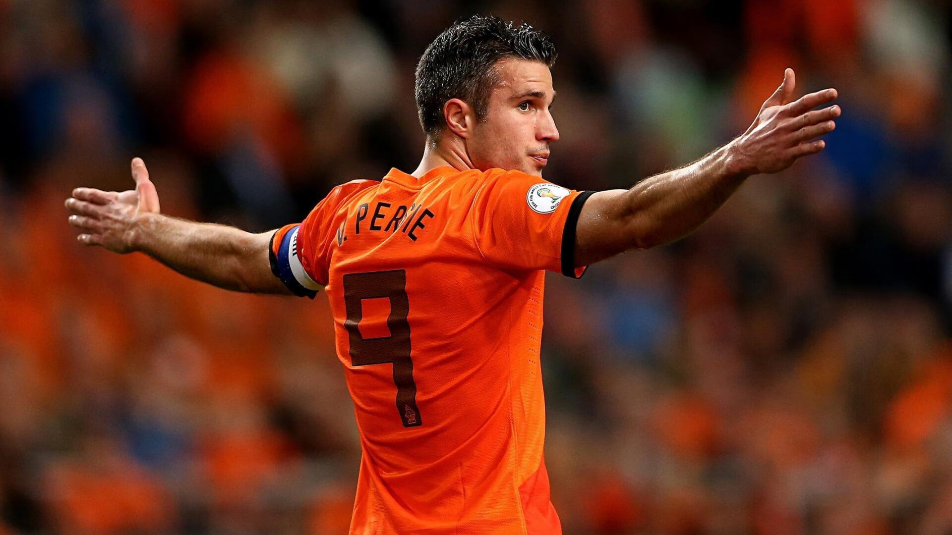 爱游戏娱乐-西甲神级门将：神扑多次救险引爆全场，西甲门将60米吊射