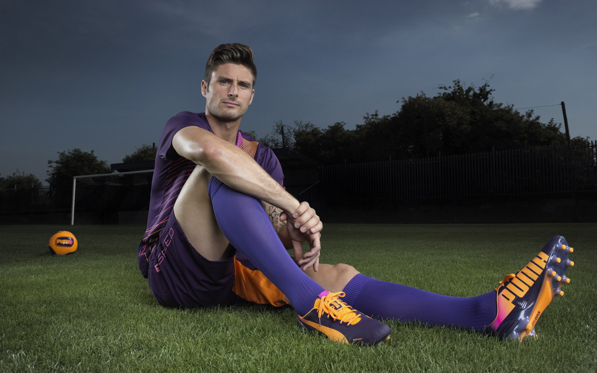 爱游戏综合娱乐-青年球员勇夺国际邀请赛冠军展现强劲上升潜力，青年足球国家队